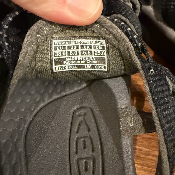 KEEN Sandals Women’s 8 Black Sport Hiking SlideSandal Adjustable Comfort Outdoor - Picture 8 of 8